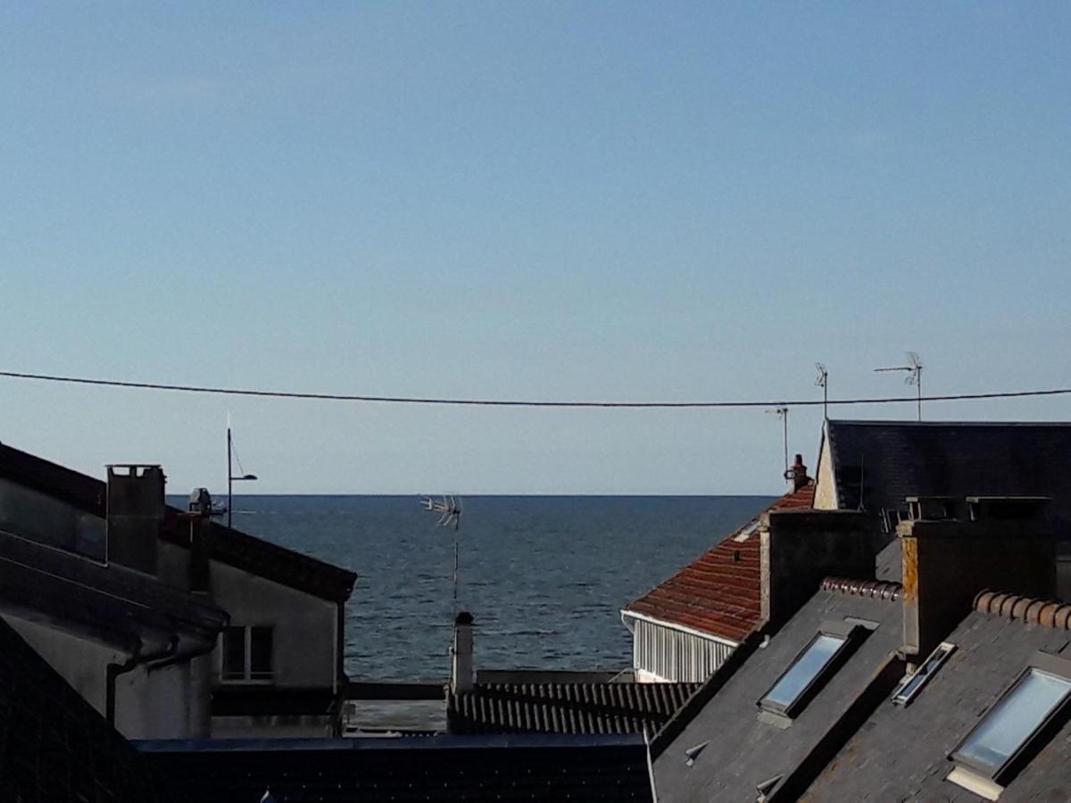 A Bon Port Grandcamp-Maisy Exterior foto